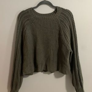 AMERICAN EAGLE olive cropped sweater